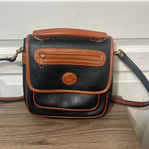 ALBA BUCKET CROSSBODY BLACK AND BROWN BAG - Picture 2 of 11